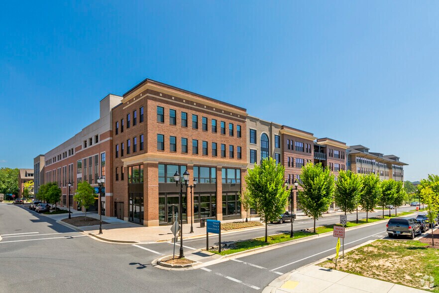 4650 Van Buren St, Riverdale Park, MD à louer - Photo de l’immeuble – Image 2 sur 67