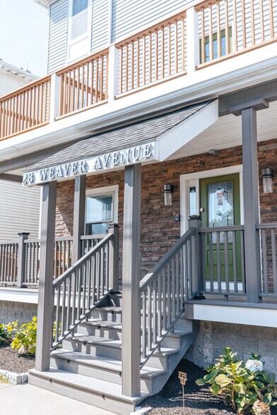 28 Weaver Ave, Newport, RI à vendre - Photo de l’immeuble – Image 1 sur 8