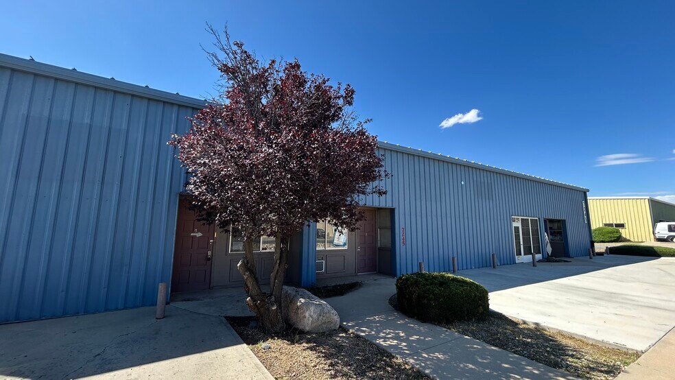 7245 2nd Street, Prescott Valley, AZ à louer - Photo de l’immeuble – Image 2 sur 6