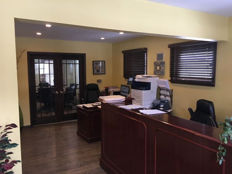 32 Smull Ave, Caldwell, NJ à louer - Photo de l’immeuble – Image 3 sur 17