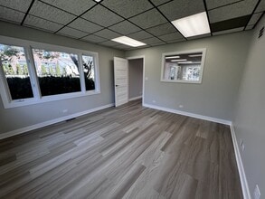 75 E Division St, Mundelein, IL à louer Photo intérieure– Image 1 sur 9
