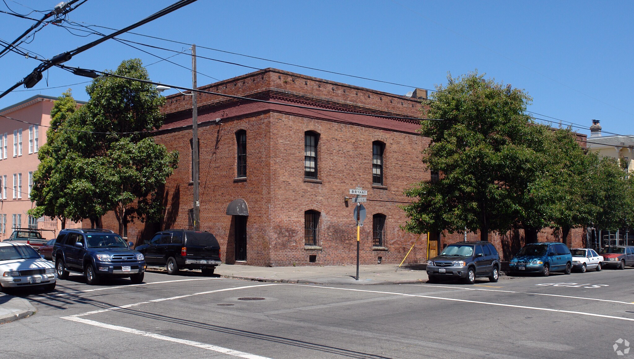 2180-2182 Bryant St, San Francisco, CA à louer Photo de l’immeuble– Image 1 sur 5