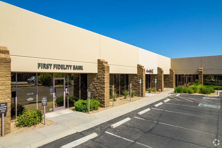 17235 N 75th Ave, Glendale, AZ à louer - Photo de l’immeuble – Image 2 sur 5