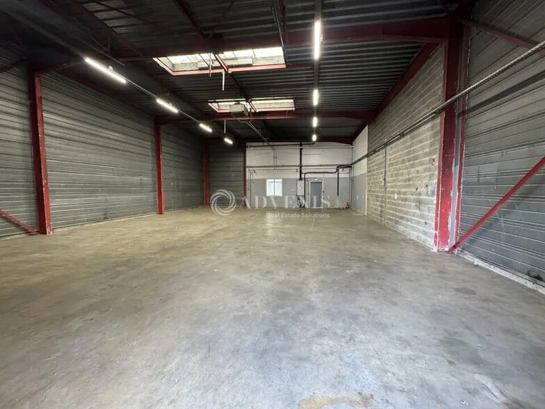 Local d’activités dans Tremblay-en-France à louer - Photo intérieure – Image 2 sur 8