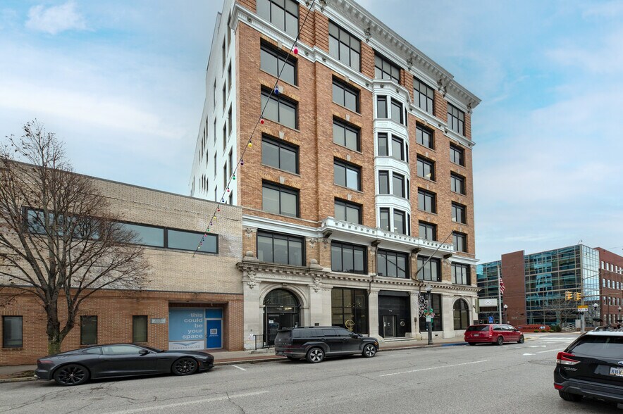 700 Market St, Parkersburg, WV à louer - Photo principale – Image 1 sur 31