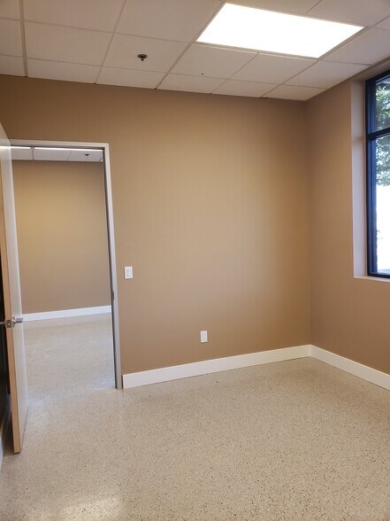 7235 E Hampton Ave, Mesa, AZ à vendre - Photo de l’immeuble – Image 3 sur 13