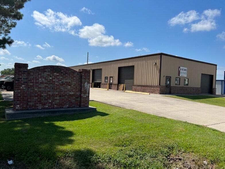 1427 Tiger Dr, Thibodaux, LA à louer - Photo de l’immeuble – Image 1 sur 7