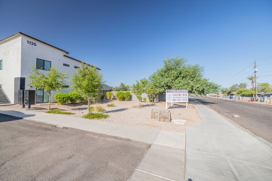 1135 E Chipman Rd, Phoenix, AZ à vendre - Photo de l’immeuble – Image 3 sur 17