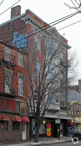 222-224 W McMillan St, Cincinnati, OH à louer - Photo de l’immeuble – Image 3 sur 9