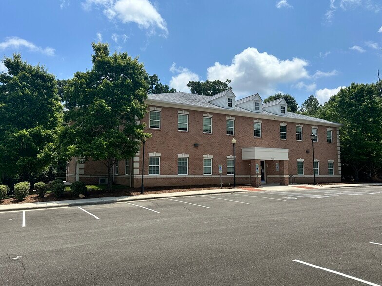 4102 Ben Franklin Blvd, Durham, NC à vendre - Photo de l’immeuble – Image 1 sur 20