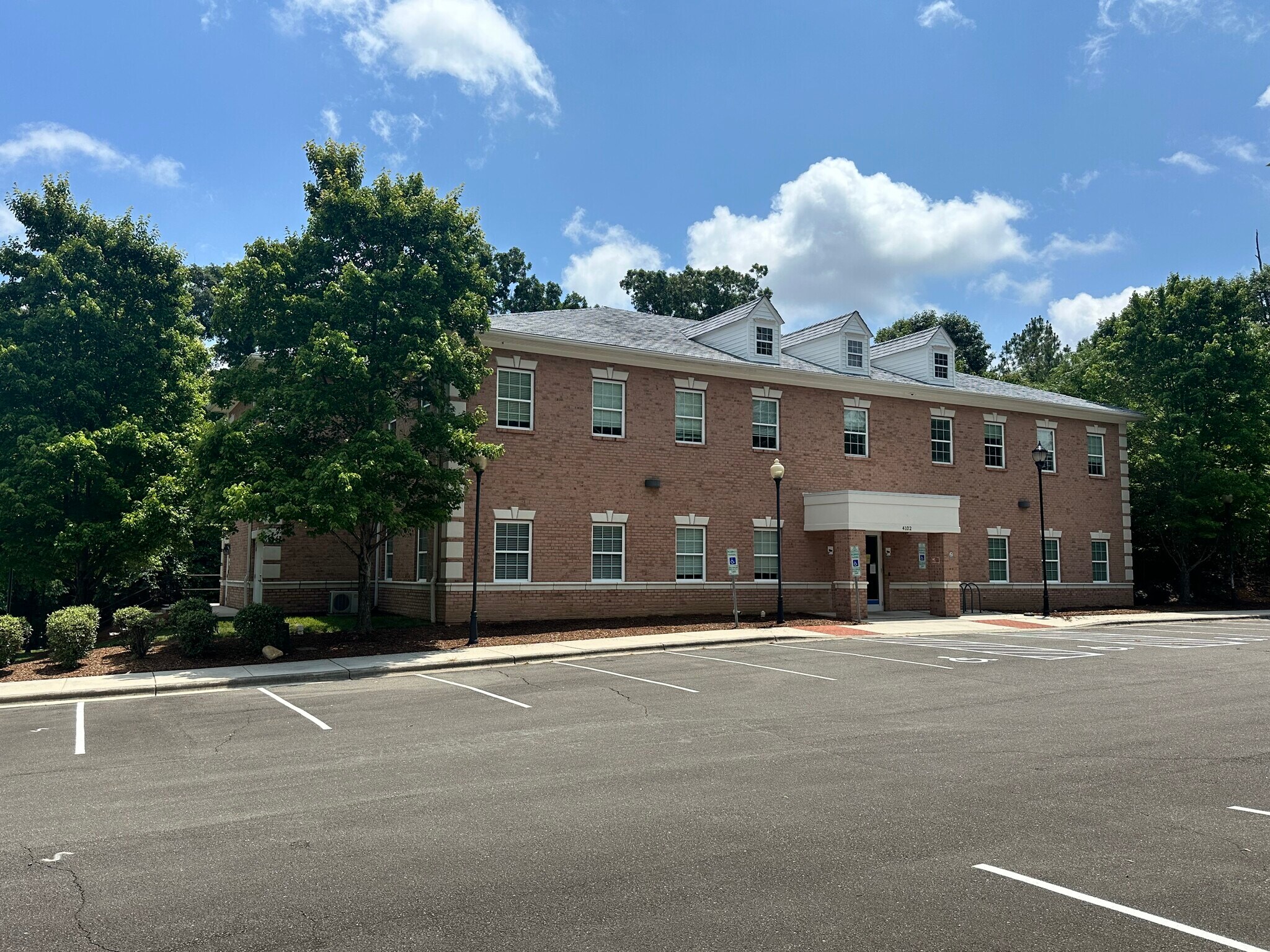 4102 Ben Franklin Blvd, Durham, NC à vendre Photo de l’immeuble– Image 1 sur 21