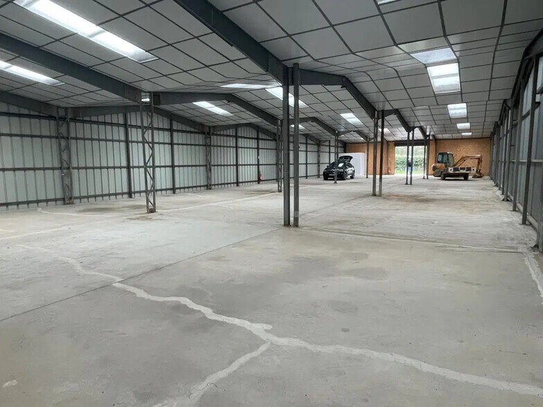 Local d’activités dans La Feuillie à louer - Photo intérieure – Image 2 sur 8