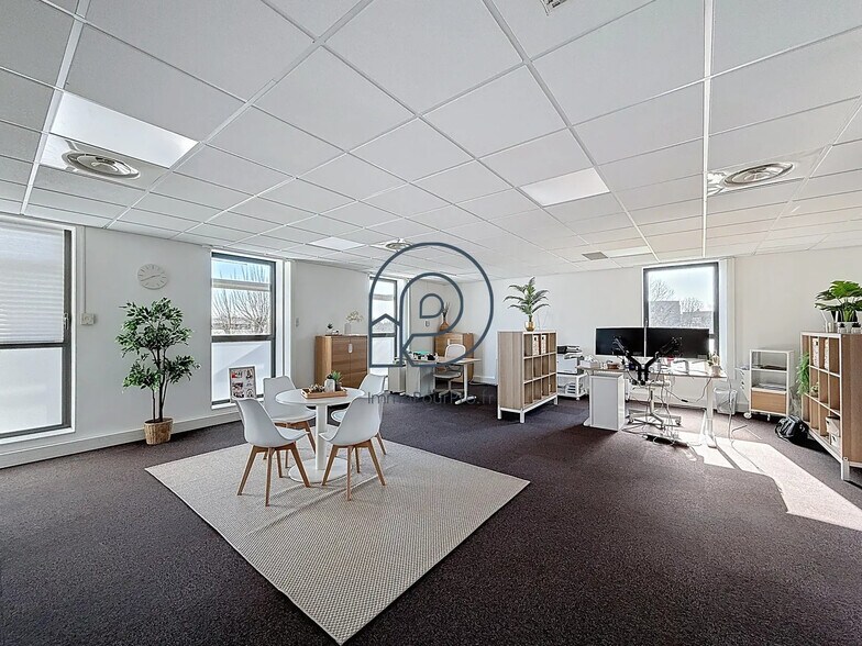 Bureau dans Villeneuve-d'Ascq à vendre - Photo de l’immeuble – Image 2 sur 6