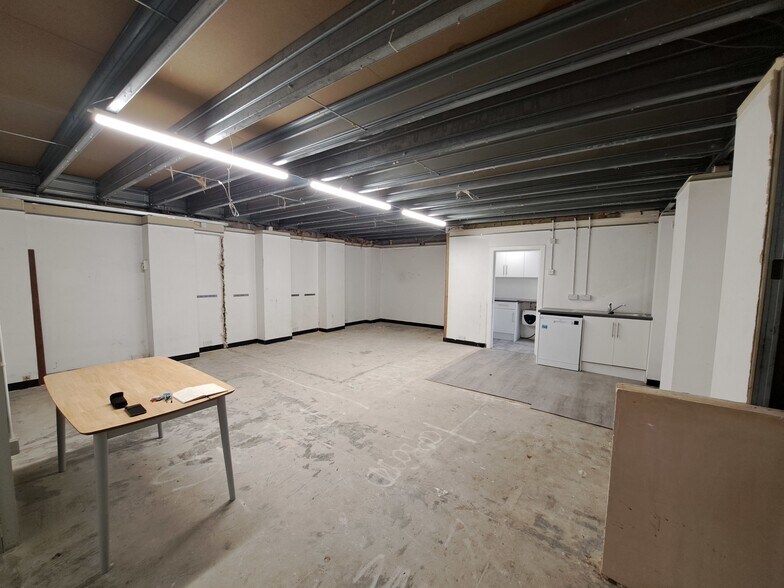 315 Drakemire Dr, Glasgow à louer - Photo de l’immeuble – Image 3 sur 7