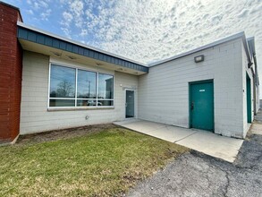 8555 Packard Rd, Niagara Falls, NY à louer Photo intérieure– Image 2 sur 37