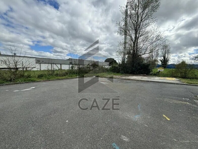 Local d’activités dans Lormont à louer - Photo de l’immeuble – Image 2 sur 5
