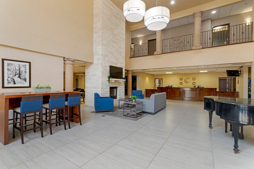 22223 Highway 59 N, Humble, TX à vendre - Hall d’entrée – Image 2 sur 5