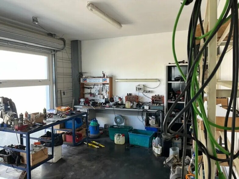 Local commercial dans Aytré à louer - Photo intérieure – Image 2 sur 3