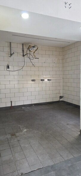 Local commercial dans Lille à louer - Photo intérieure – Image 3 sur 5