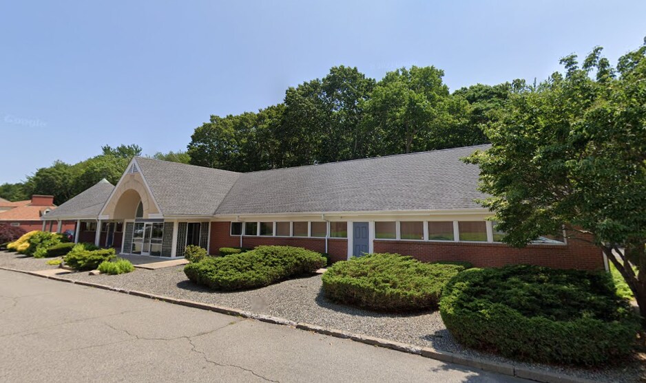 26 Bosworth St, Barrington, RI à louer Photo de l’immeuble– Image 1 sur 2