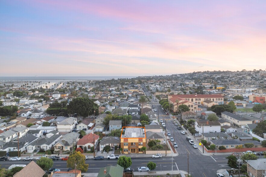 383 W 14th St, San Pedro, CA à vendre - Photo de l’immeuble – Image 2 sur 14