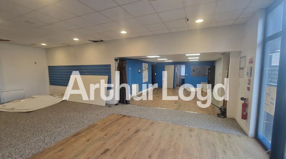 Local d’activités dans Mondeville à louer - Photo intérieure – Image 3 sur 4