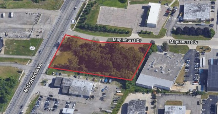 Maplehurst Dr, Clinton Township, MI à vendre Photo principale– Image 1 sur 2
