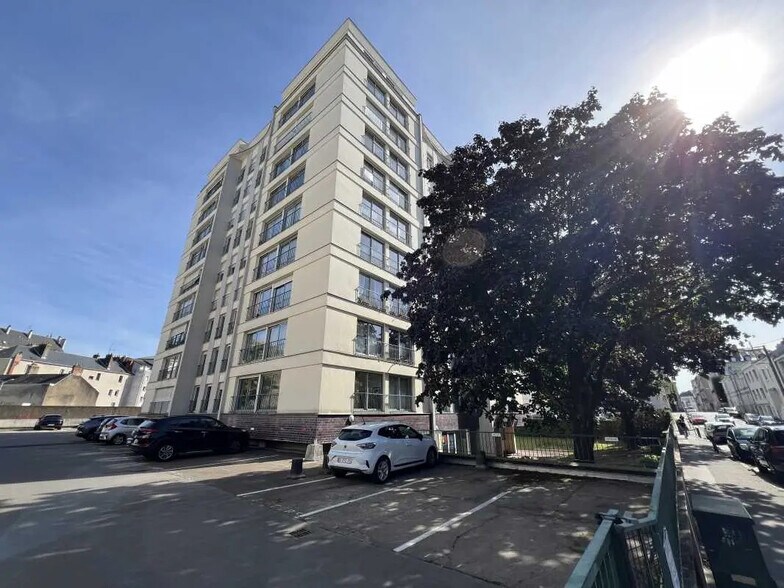 8 Rue Linné, Nantes à vendre - Photo de l’immeuble – Image 1 sur 16