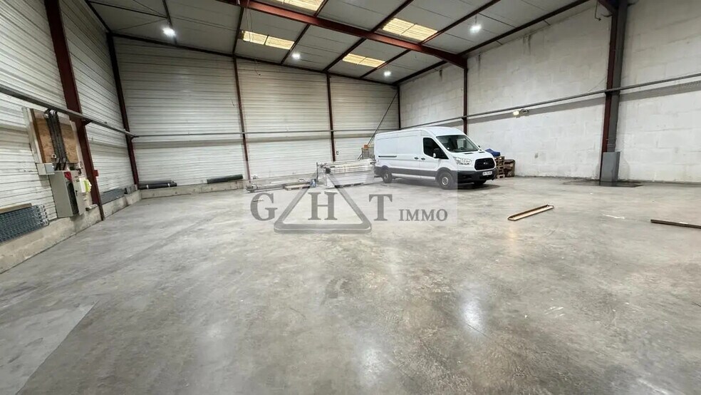 Industriel/Logistique dans Nanteuil-lès-Meaux à louer - Photo de l’immeuble – Image 3 sur 13