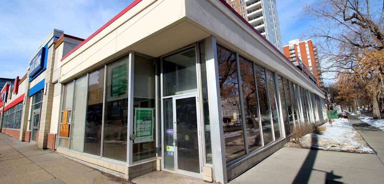 11704-11722 Jasper Ave, Edmonton, AB à louer Photo de l’immeuble– Image 1 sur 4