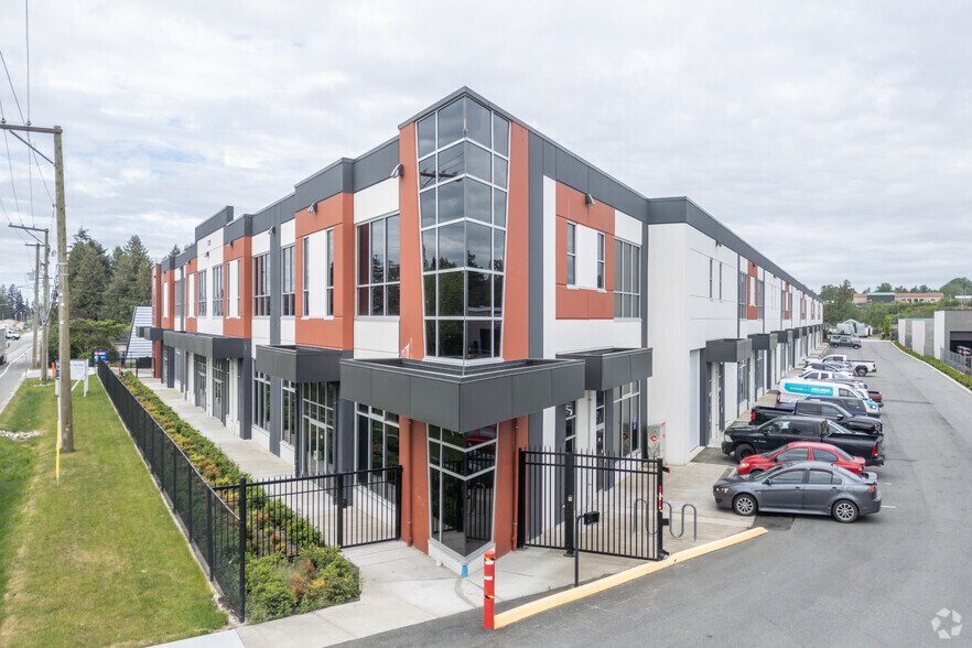 2325 Peardonville Rd, Abbotsford, BC à louer - Photo de l’immeuble – Image 1 sur 4
