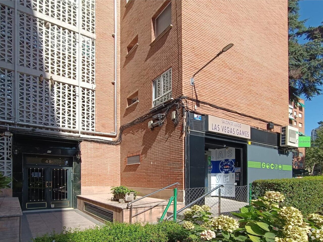 Immeuble residentiel dans Madrid, Madrid à vendre Photo intérieure– Image 1 sur 2