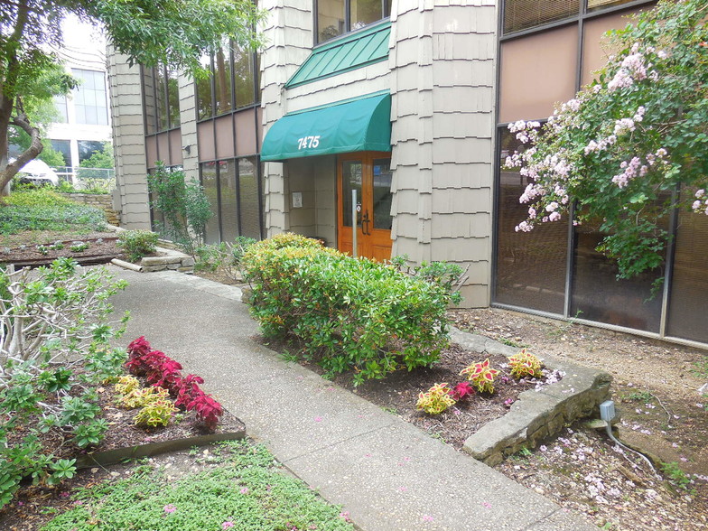 7475 Callaghan Rd, San Antonio, TX à louer - Photo de l’immeuble – Image 3 sur 13