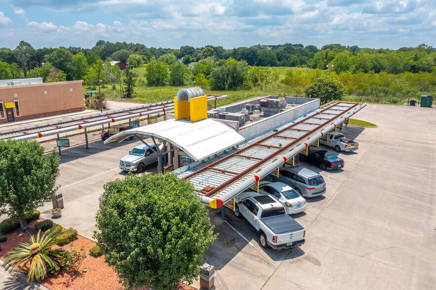 6767 W Port Arthur Rd, Port Arthur, TX à louer - Photo de l’immeuble – Image 3 sur 19