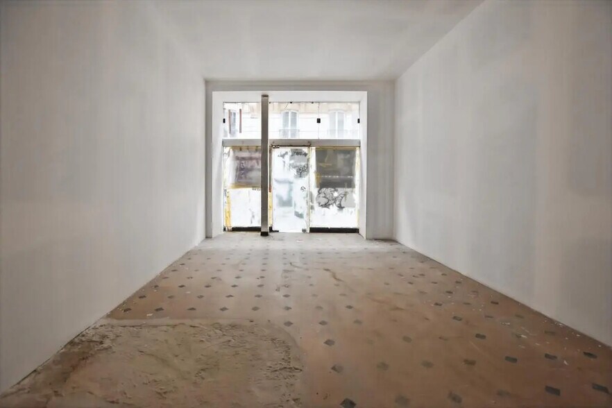 Local commercial dans Paris à louer - Photo de l’immeuble – Image 1 sur 5