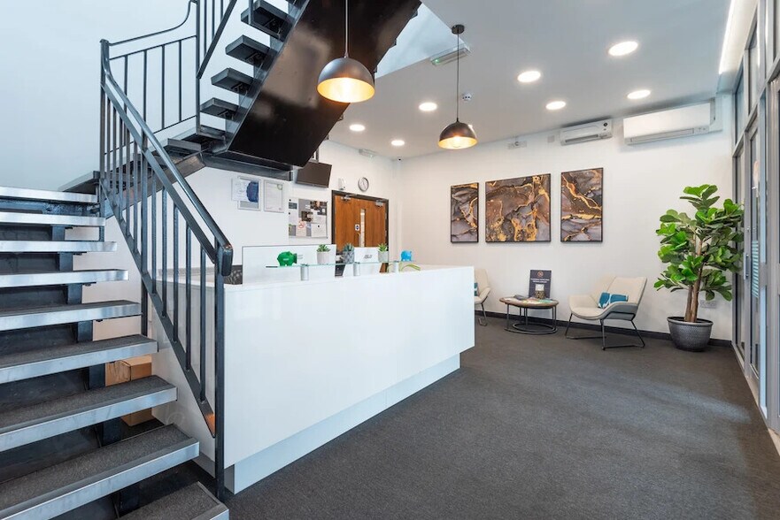 326-338 Molesey Rd, Walton On Thames à louer - Photo intérieure – Image 3 sur 17