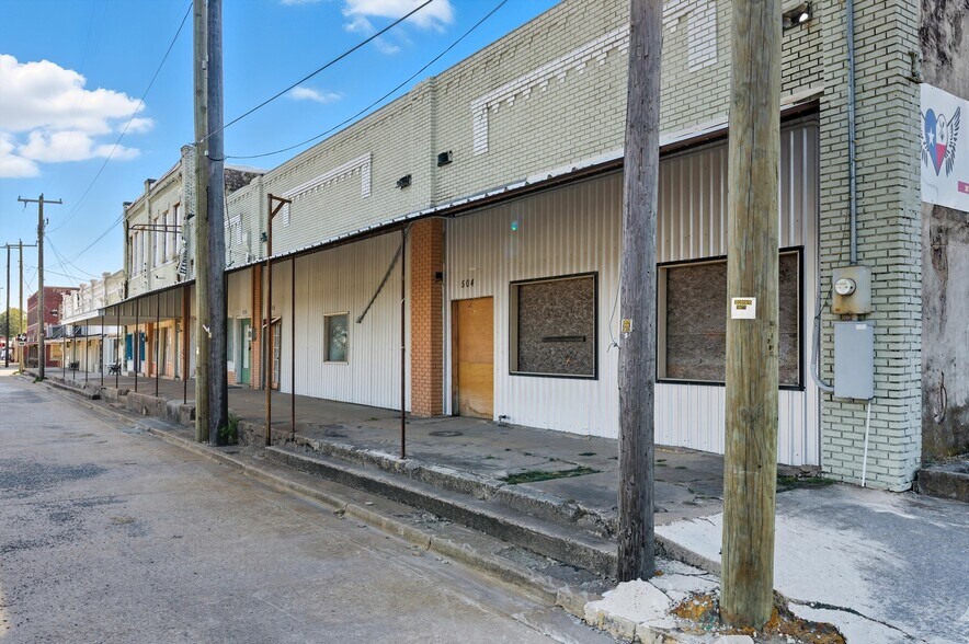 825 Ave D, Moody, TX à vendre - Photo de l’immeuble – Image 3 sur 3