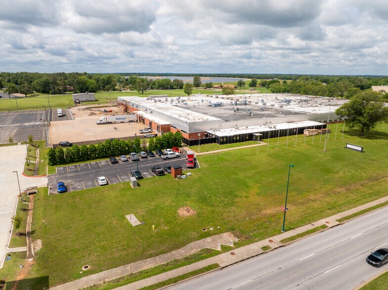 650 Hwy 412 W, Siloam Springs, AR à vendre - Photo de l’immeuble – Image 1 sur 13