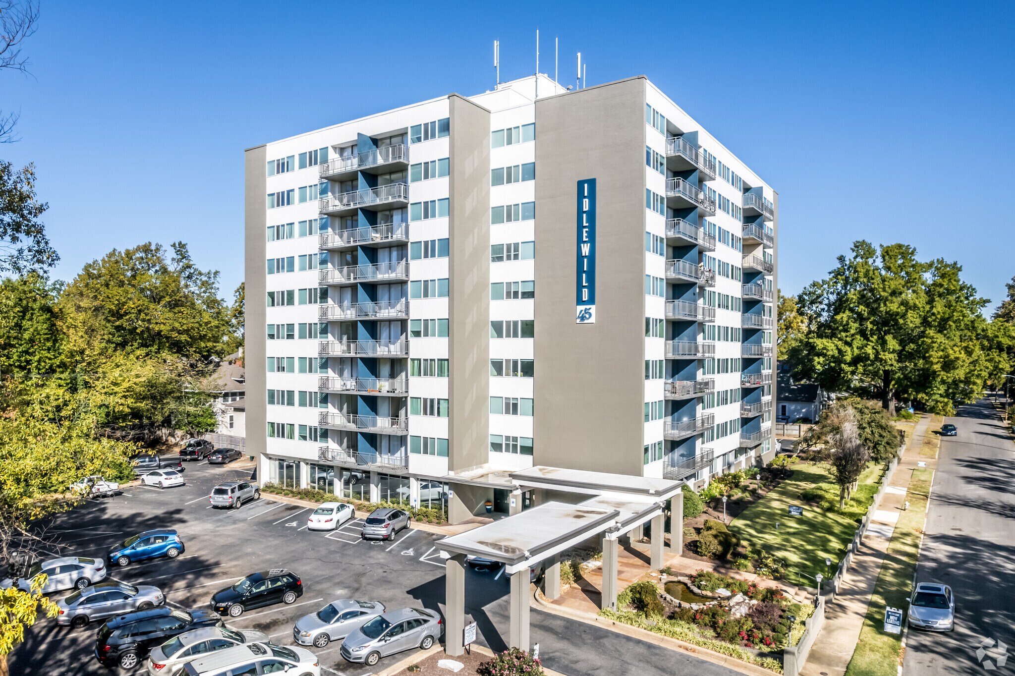 45 S Idlewild, Memphis, TN à vendre Photo principale– Image 1 sur 43