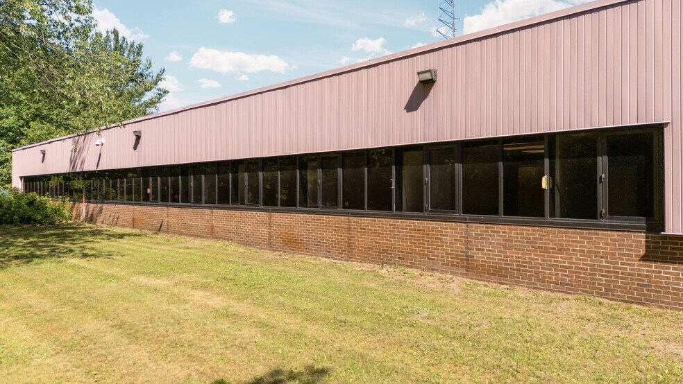 890 Island Lake Rd NW, Kalkaska, MI à vendre - Photo de l’immeuble – Image 2 sur 13