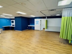 603 W Broad St, Falls Church, VA à louer Photo intérieure– Image 2 sur 13