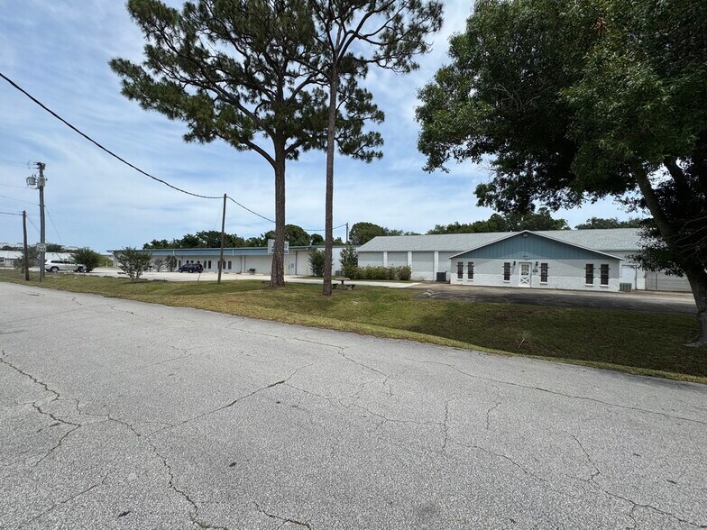 1826 Baldwin St, Rockledge, FL à vendre - Photo de l’immeuble – Image 2 sur 21