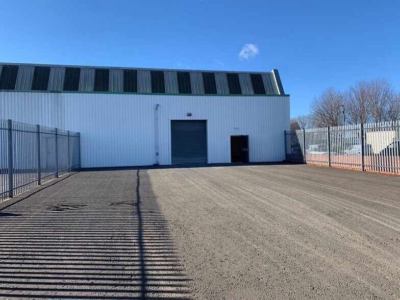 9-15 Montrose Ave, Glasgow à louer - Photo de l’immeuble – Image 3 sur 12