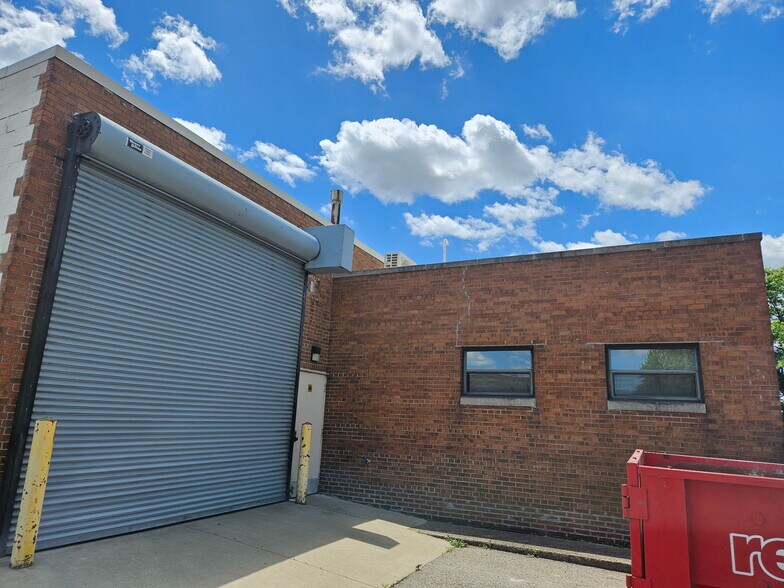 1230 S Expressway Dr, Toledo, OH à louer - Photo de l’immeuble – Image 2 sur 16
