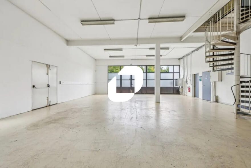 Bureau dans Lognes à louer - Photo de l’immeuble – Image 3 sur 14