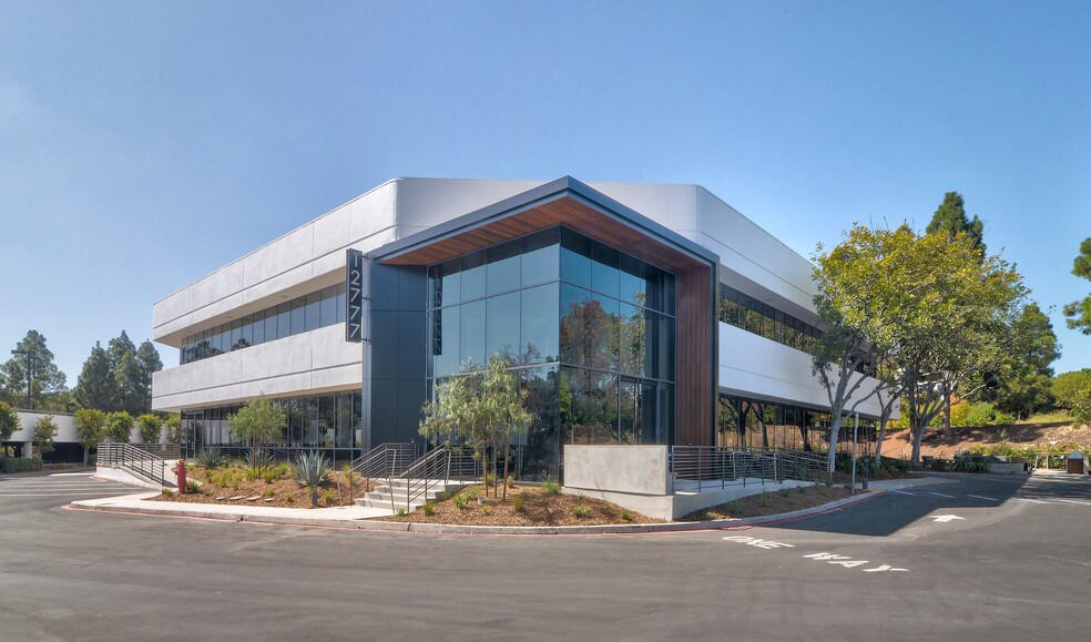 12777 High Bluff Dr, San Diego, CA à louer - Photo de l’immeuble – Image 2 sur 6