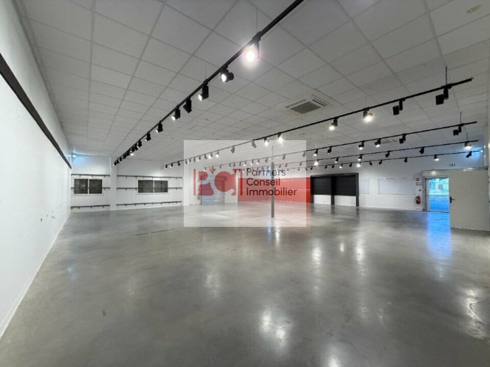 Local commercial dans Nîmes à louer Photo intérieure– Image 1 sur 4