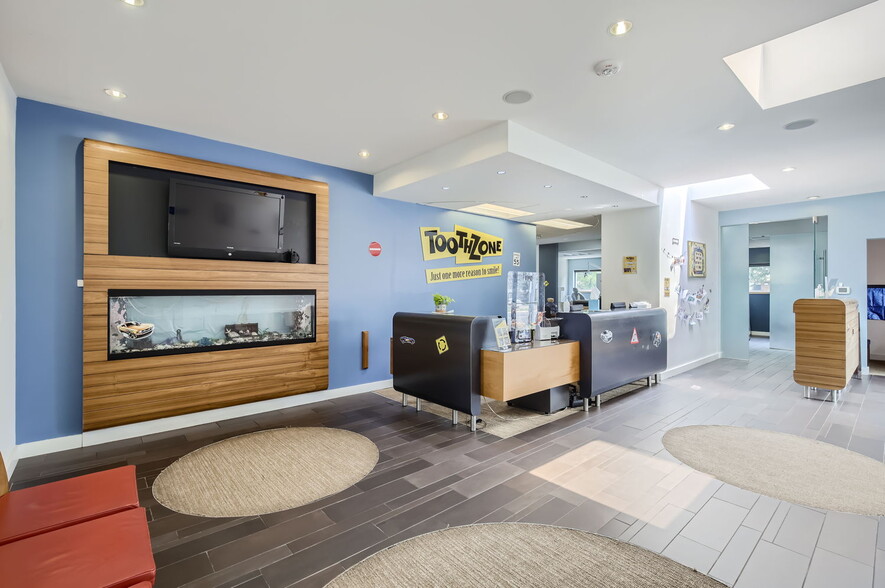 1818 W Mountain View Ave, Longmont, CO à vendre - Photo de l’immeuble – Image 2 sur 7
