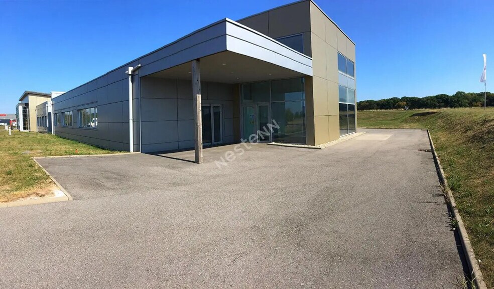 Local d'activités dans Morhange à vendre - Photo de l’immeuble – Image 3 sur 16