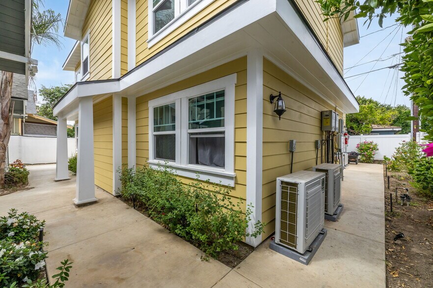 618 S Van Ness Ave, Santa Ana, CA à vendre - Photo principale – Image 2 sur 27